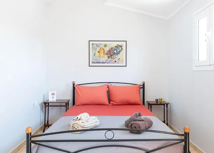 Athenian Cozy Home For 4