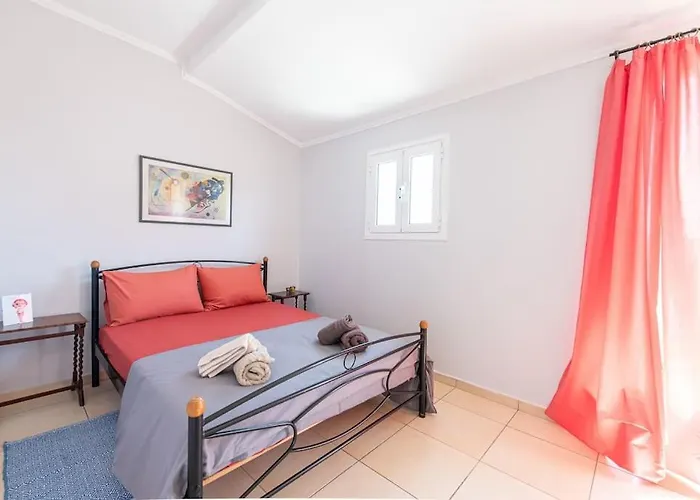 Athenian Cozy Home For 4